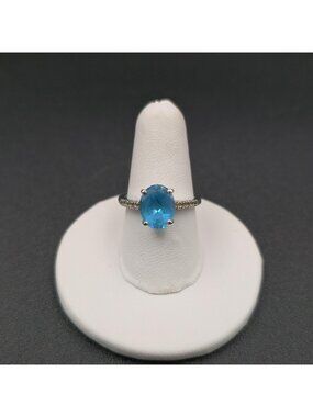 Size 6.75 Sterling Silver Oval Swiss Blue Topaz With Clear Accents Band Ring A76